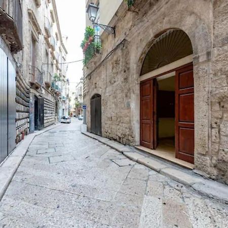 Apt 0 In The Historic Center Bari Bagian luar foto