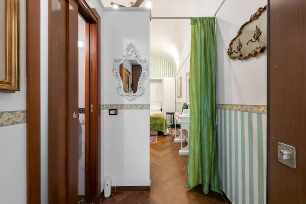 Apt 0 In The Historic Center Bari Bagian luar foto