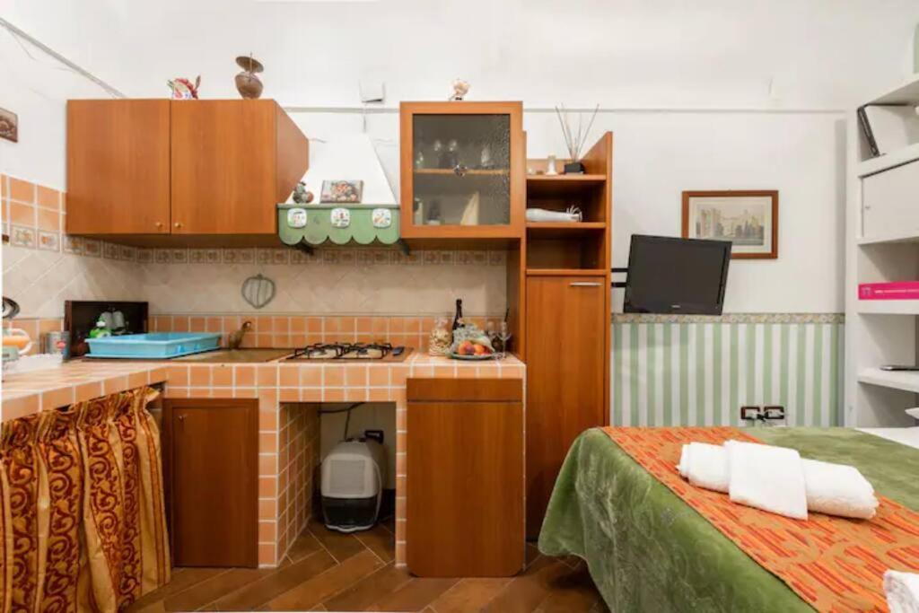 Apt 0 In The Historic Center Bari Bagian luar foto