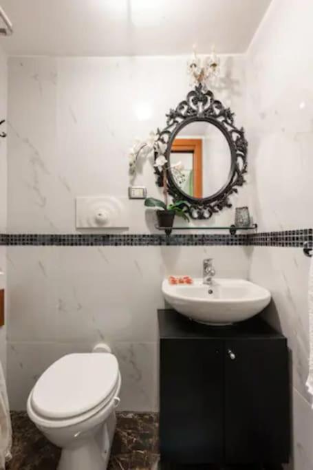 Apt 0 In The Historic Center Bari Bagian luar foto