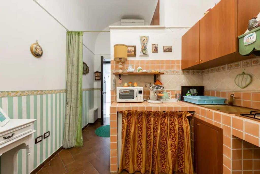 Apt 0 In The Historic Center Bari Bagian luar foto