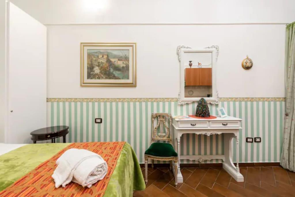 Apt 0 In The Historic Center Bari Bagian luar foto