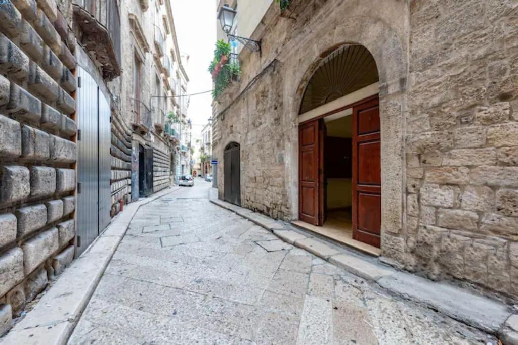 Apt 0 In The Historic Center Bari Bagian luar foto