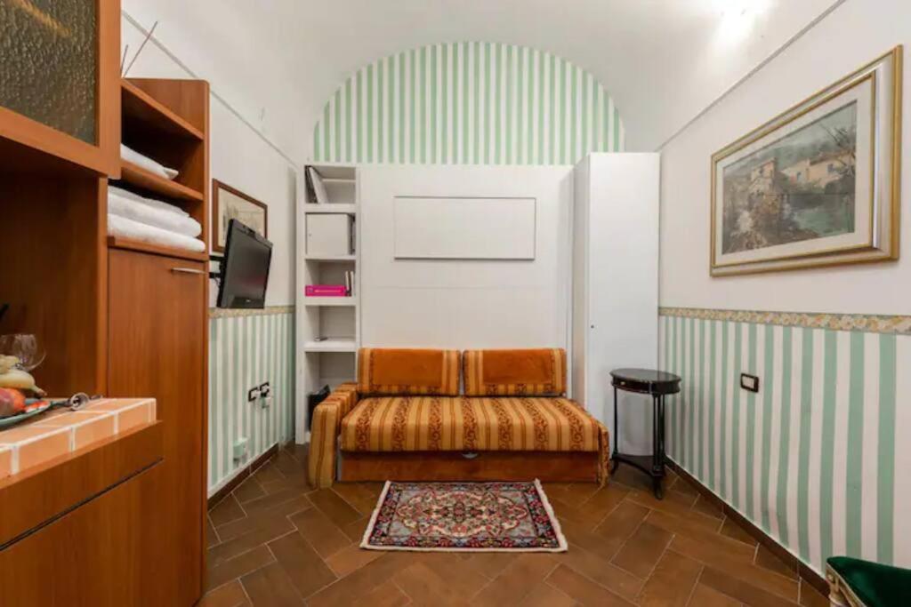 Apt 0 In The Historic Center Bari Bagian luar foto